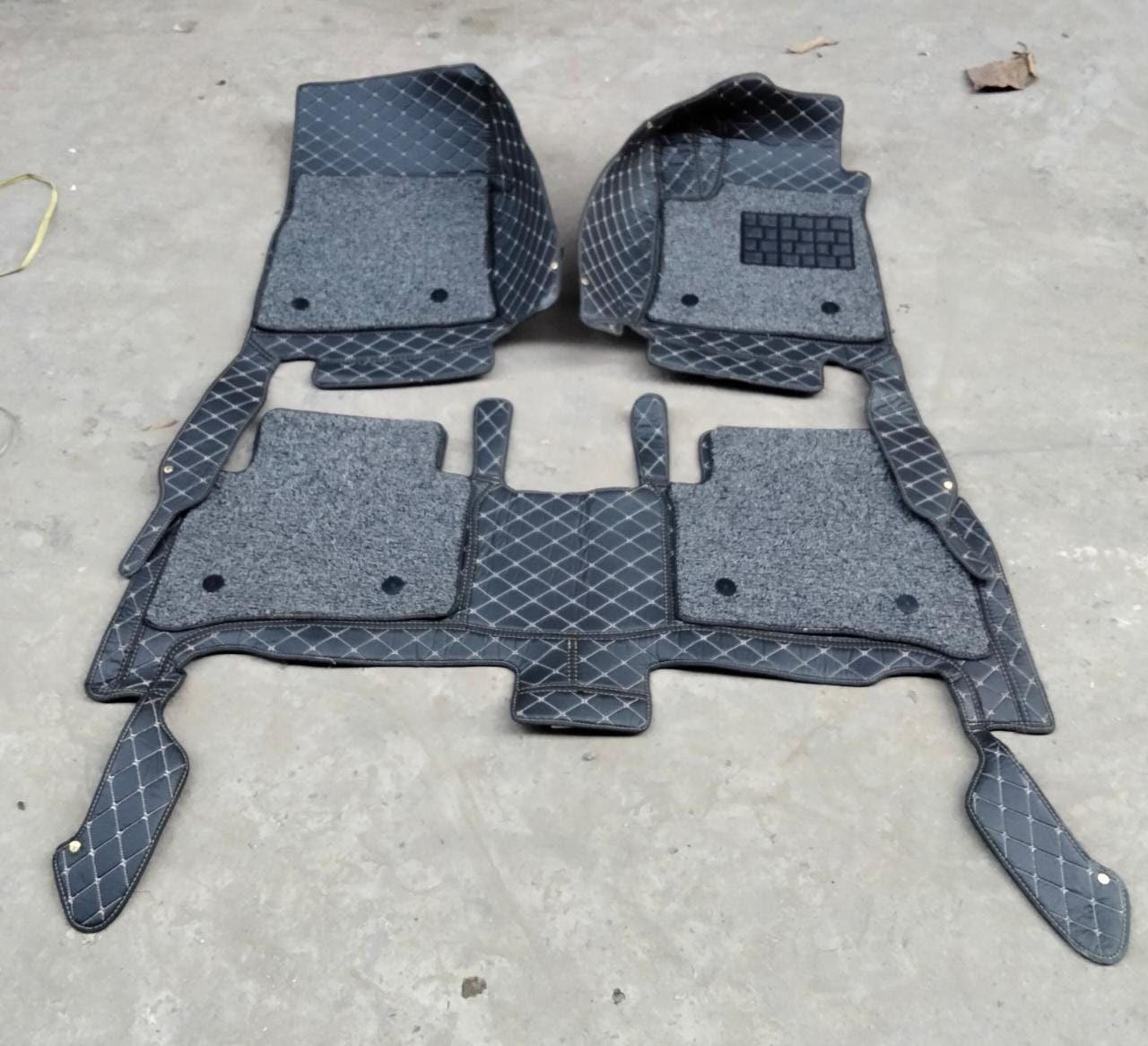 Toyota Land Crusier 9D Floor Mats For All Models
