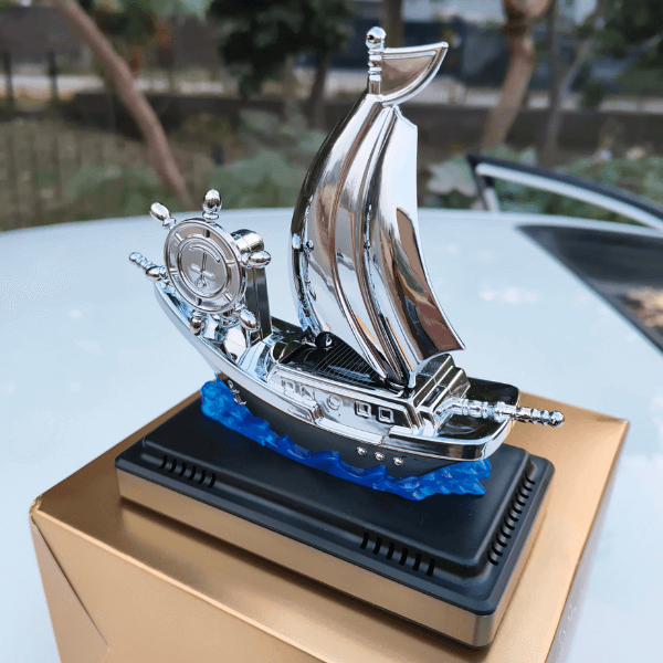 Car Dashboard Solar Air Freshener Ship with Refill Perfume